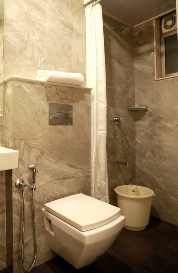 Hotel Lords, Fort Мумбай Екстериор снимка
