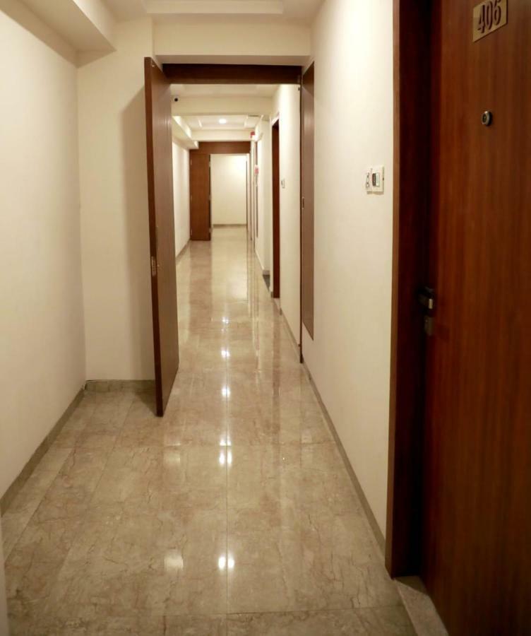 Hotel Lords, Fort Мумбай Екстериор снимка
