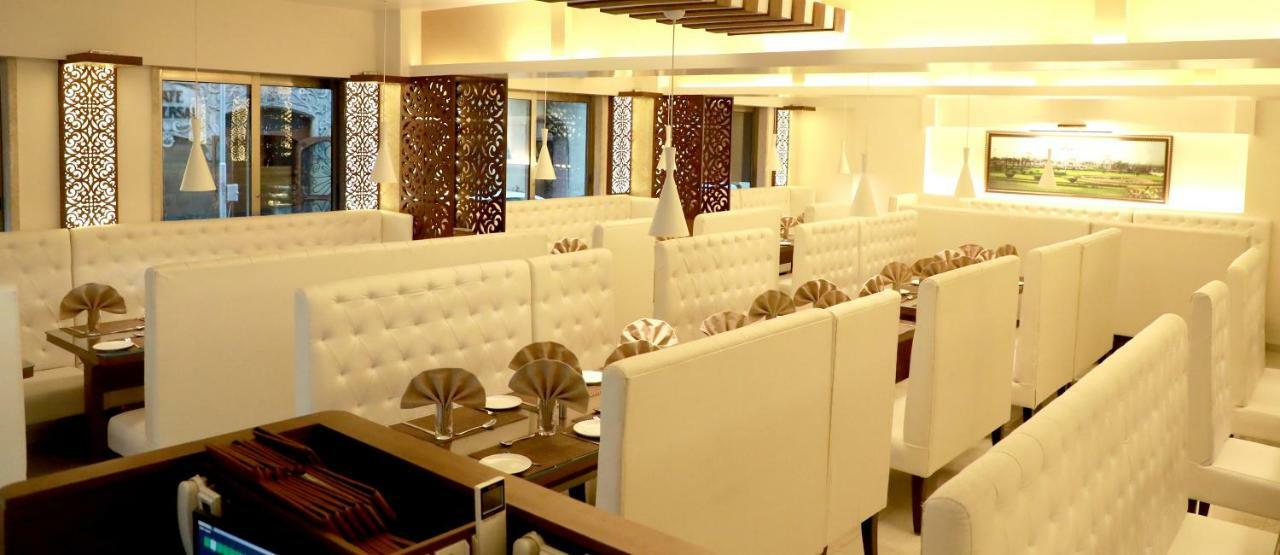 Hotel Lords, Fort Мумбай Екстериор снимка