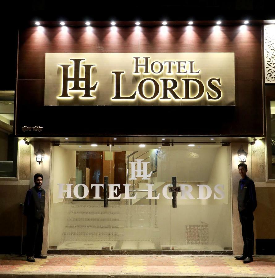 Hotel Lords, Fort Мумбай Екстериор снимка